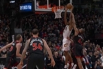 隐患！小莫布里试图扣篮被斯科蒂&middot;巴恩斯犯规 后者第3犯