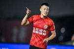 足球报：38岁谭龙成为亚泰&ldquo;定海神针&rdquo;，一己之力将球队拉出谷底