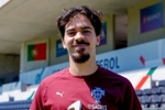 欧冠冠军核心，维蒂尼亚领取2025年FIFPRO世界最佳阵容奖杯